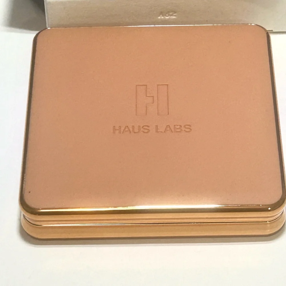 HAUS LABS BY LADY GAGA Medium Level 8 Power Sculpt Velvet Powder Bronzer